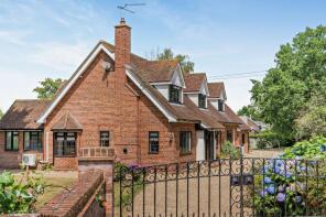 Adlestrop, Kelvedon Road, Witham CM8 3LE