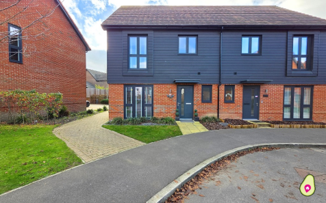 Stirling Close, Crowthorne, Berkshire, RG45