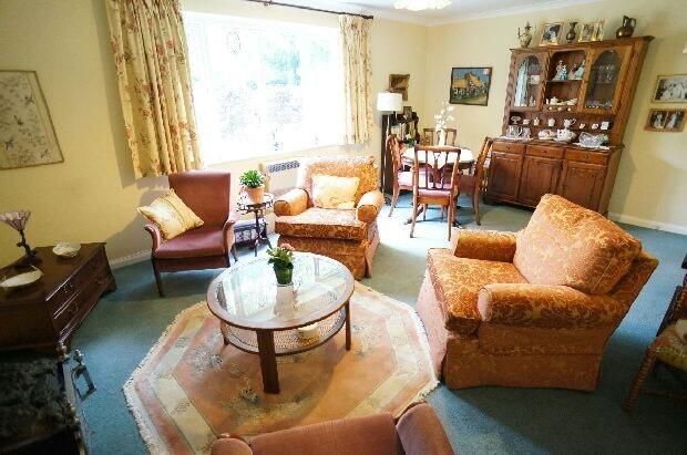3rd Photo of Lounge