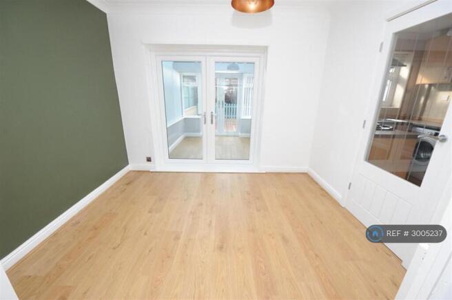 3 bed Semi-Detached to rent Image 4