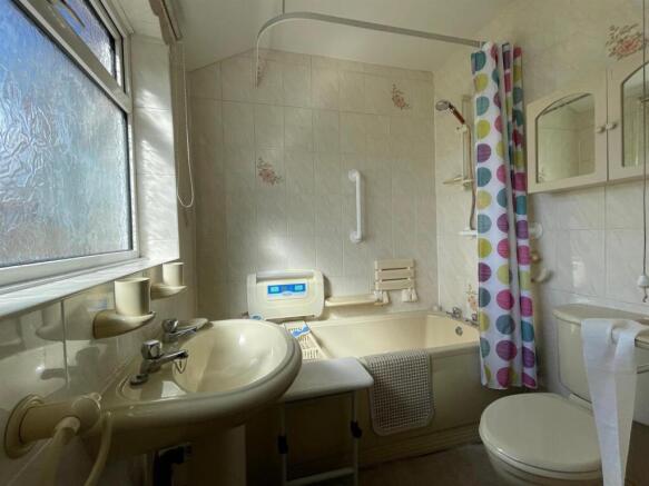 3 bed House for sale Image 6