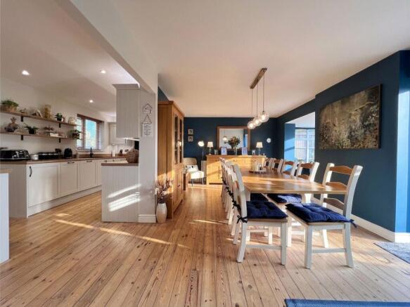 2 bed Detached Bungalow for sale Image 8