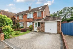 8, Hinton Drive, Crowthorne RG45 6JY