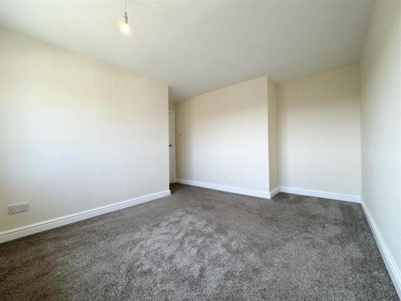 3 bed Semi-Detached for sale Image 11