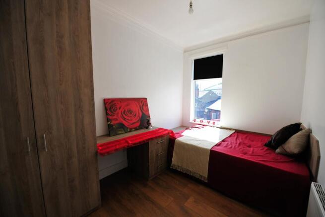 6 bed House to rent Image 10