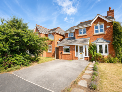 Cairns Close, Braunstone Town, Leicester, LE3 2TG