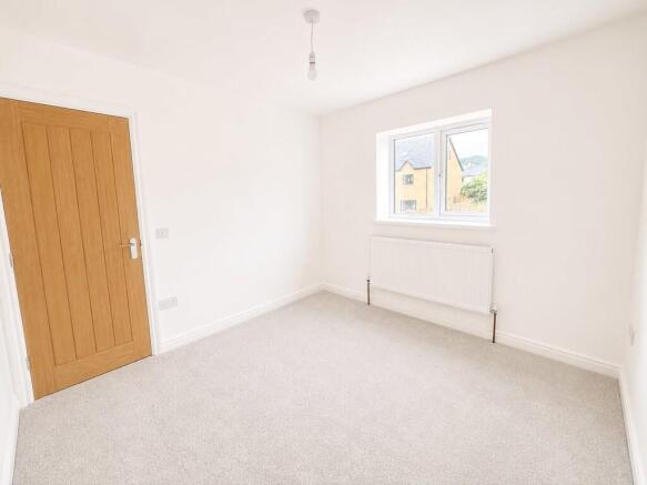 4 bed Detached for sale Image 12