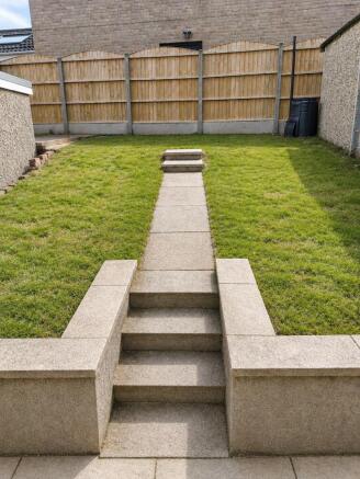 3 bed Semi-Detached to rent Image 8