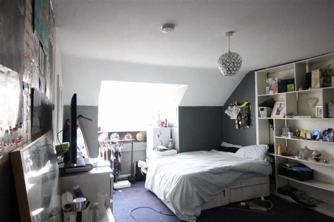 Bedroom no.3 attic: