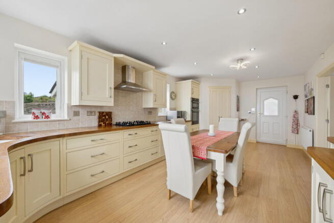 8 The Headlands, Heysham, Morecambe, LA3 2RX photo 4
