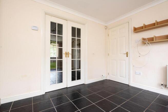 Kitchen/ Dining Room