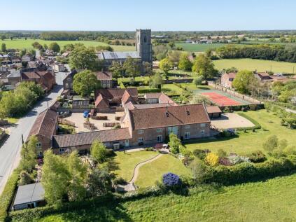Idyllic Barn Conversion in Worstead