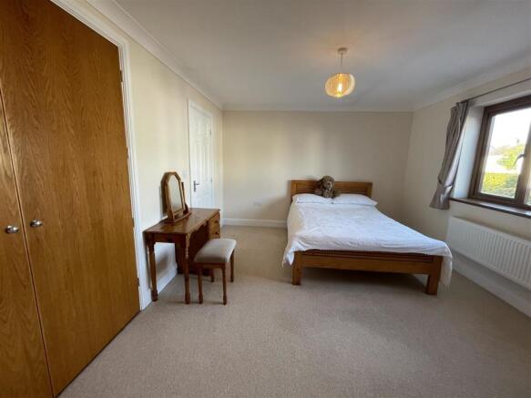 GUEST BEDROOM SUITE