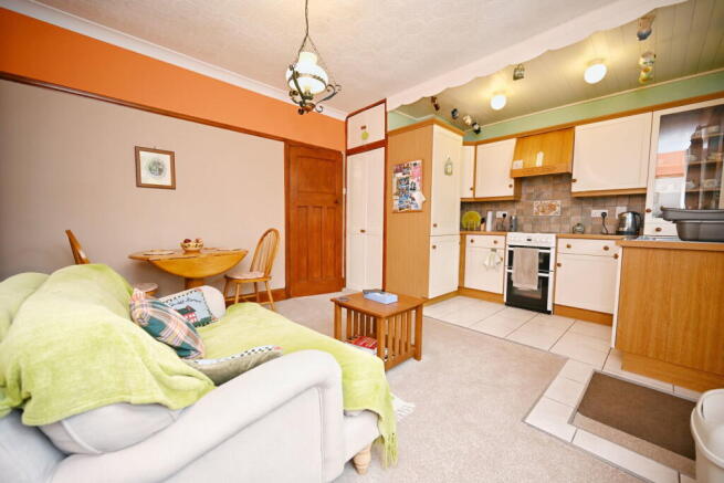 3 bed Semi-Detached for sale Image 5