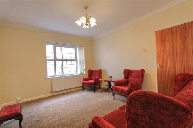 3 bed Terraced to rent Image 4
