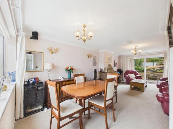 Lounge/Dining Room