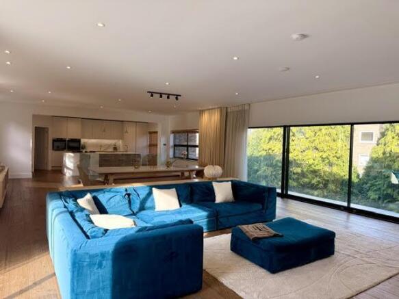 Lounge 2.jpg