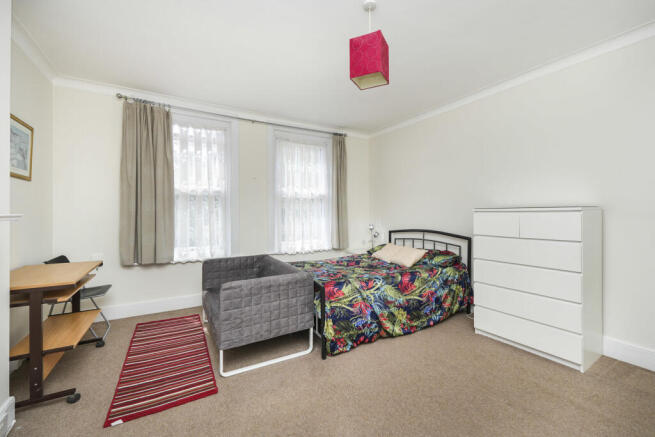 Bed & Sitting Area