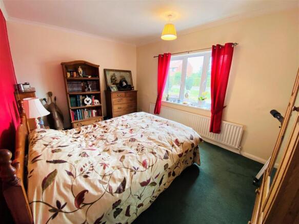 3 bed Detached Bungalow for sale Image 9