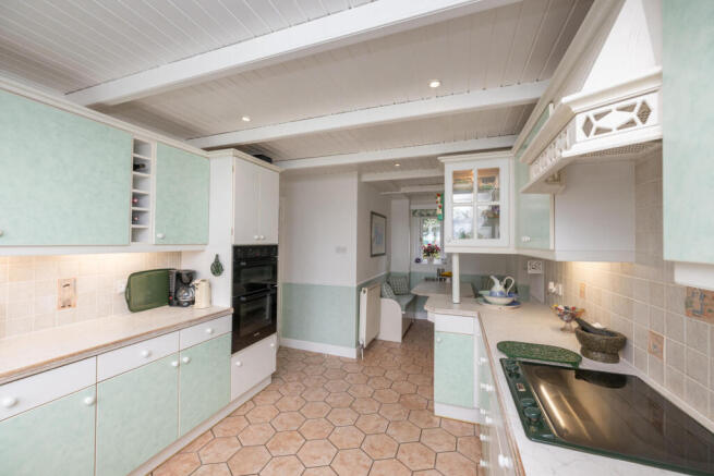 4 bed Detached for sale Image 5