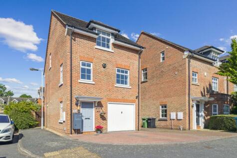 Stirling Avenue, Pinner HA5