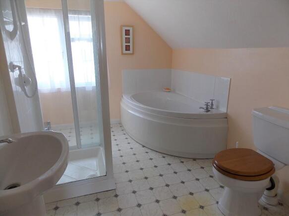 Bath/shower room