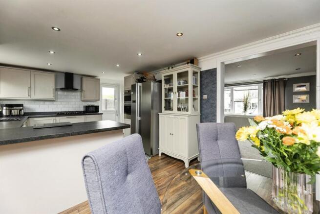 3 bed Semi-Detached for sale Image 5