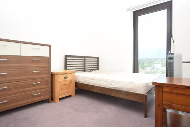 2 bed Apartment to rent Image 7
