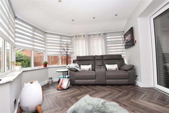 4 bed Detached for sale Image 7