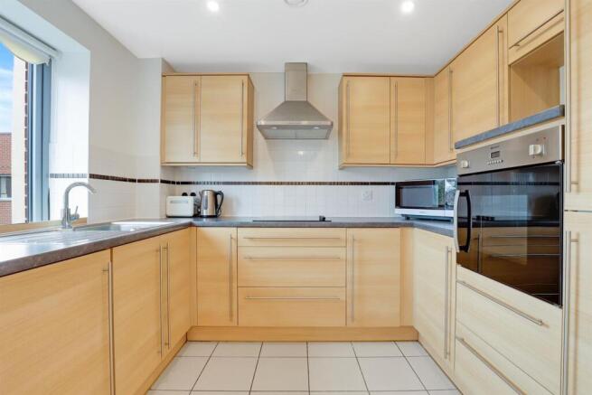 06-9394JHMCS - 32 Elles House - 13-medium.jpg