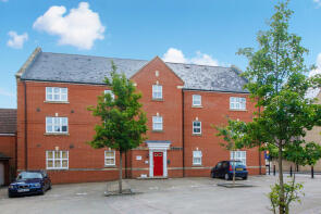 32, Phoenix Gardens, Oakhurst, Swindon SN25 2LQ