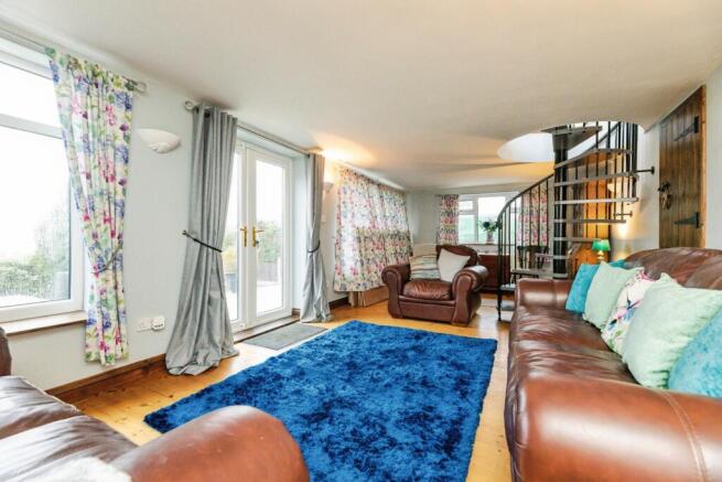 4 bed Detached for sale Image 10