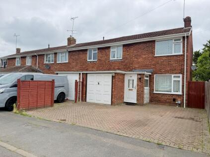 169 Beaulieu Gardens, GU17