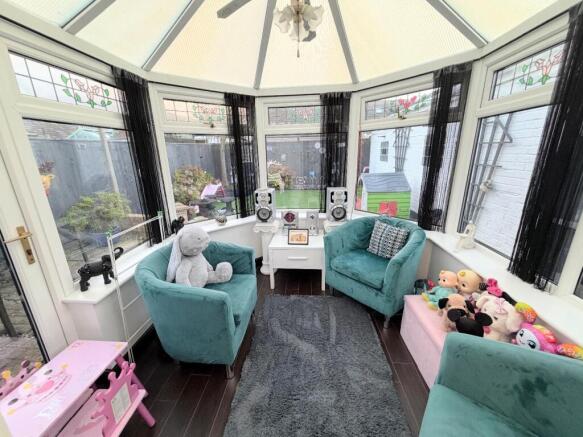 3 bed Semi-Detached Bungalow for sale Image 7