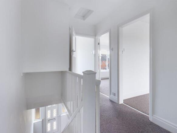3 bed Terraced to rent Image 10