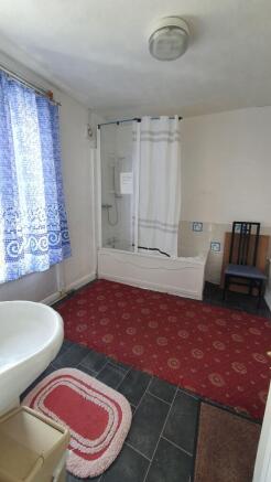 1 bed House Share to rent Image 8