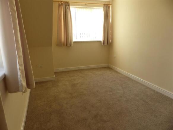 1 bed Flat to rent Image 4