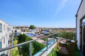 25, 8 Retreat Apartments, Furmage Street, London SW18 4BF