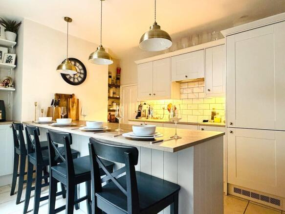 2 bed Terraced for sale Image 6