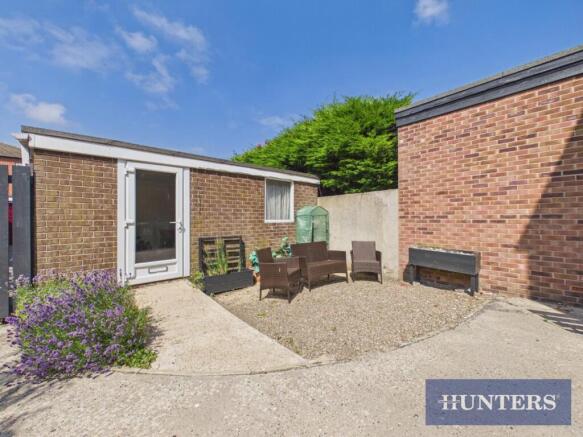 2 bed Apartment for sale Image 12