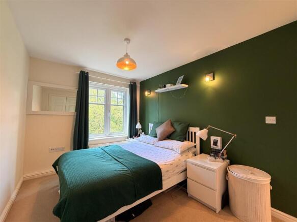 2 bed Apartment for sale Image 11