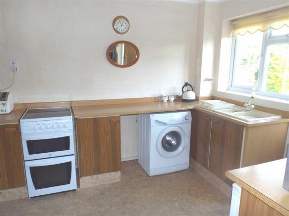 KITCHEN: