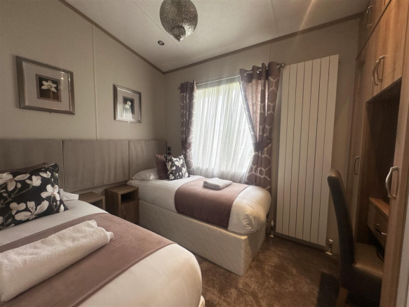 2 bed Park Home for sale Image 6
