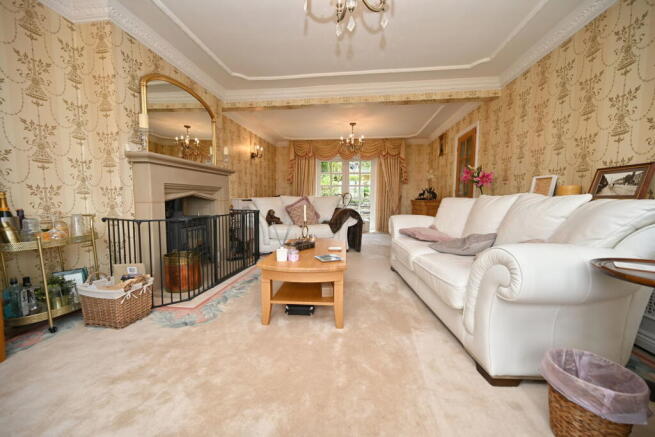 5 bed Detached for sale Image 10