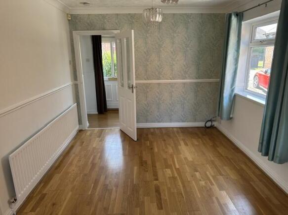 3 bed Semi-Detached to rent Image 8