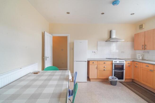 2 bed Flat for sale Image 4