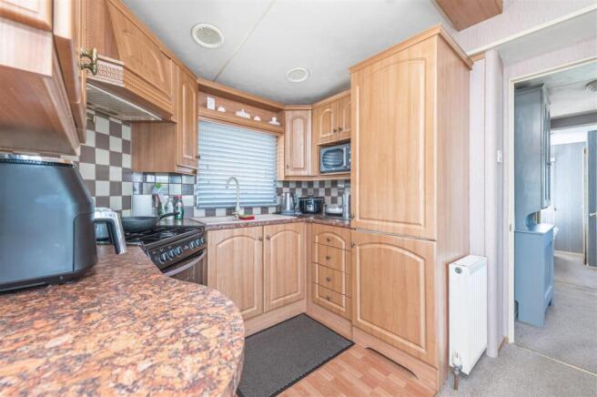 2 bed Park Home for sale Image 12