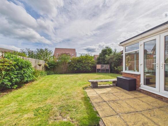 4 bed Link Detached House for sale Image 9