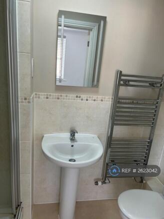 En-Suite To Rear Bedroom