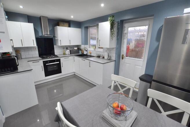 FITTED DINING KITCHEN